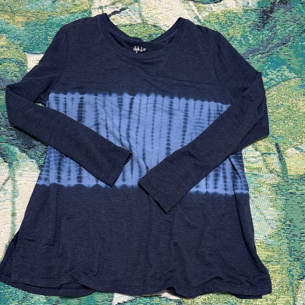 Style and Co. 
Medium light weight Shirt Ladies